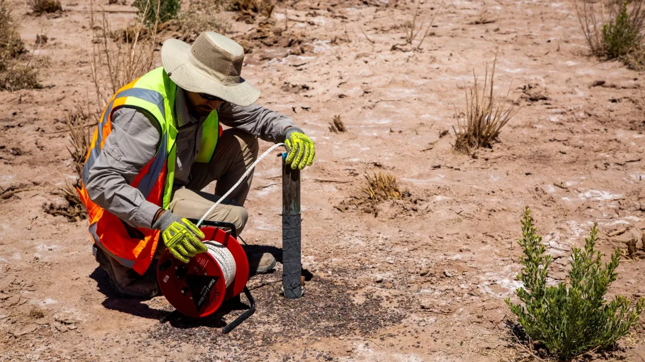 Albemarle Salar worker
