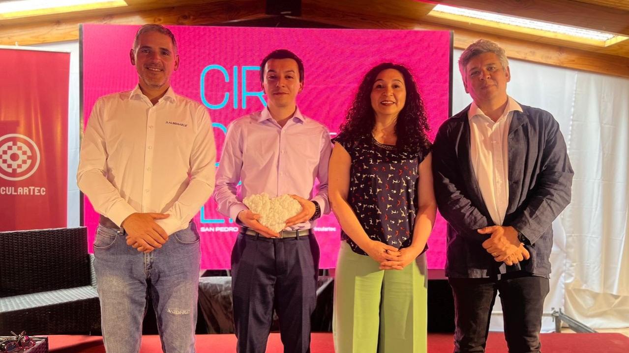 First place award winner T2CM of the Pontificia Universidad Católica de Chile