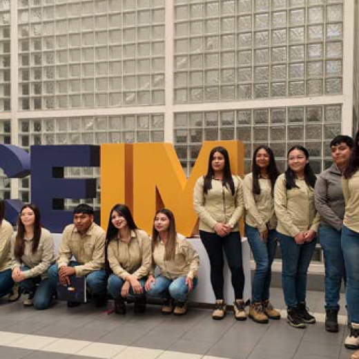 A group photo of apprentices in Albemarle Chile